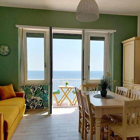 Una Finestra Sul Mare Home 2 Bergeggi Exteriör bild