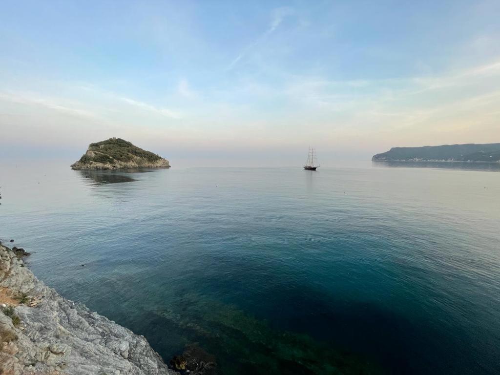 Una Finestra Sul Mare Home 2 Bergeggi Exteriör bild